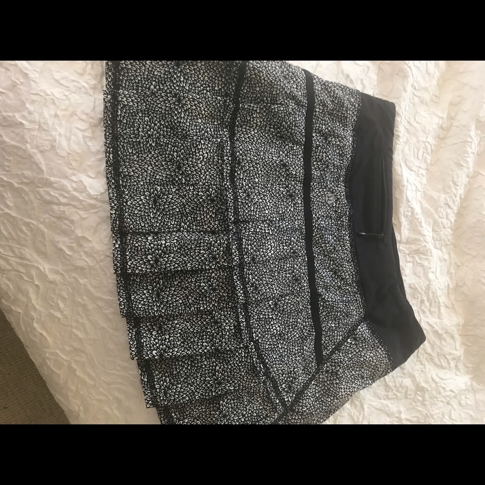 Lululemon Pacesetter PlushPetalBlkGhost 4Tall - Picture 6 of 7